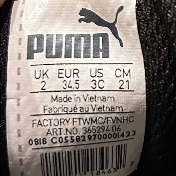 Puma sneakers for toddlers. Size 3c . Black. - Picture 4 of 6